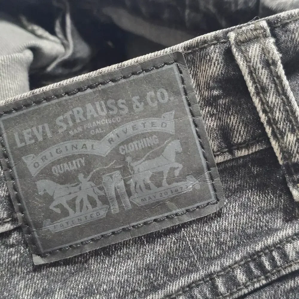 Levi’s High Waisted Mom Jeans Black Acid Wash Raw Hem Straight Leg 32 Y2K Grunge - Picture 10 of 11